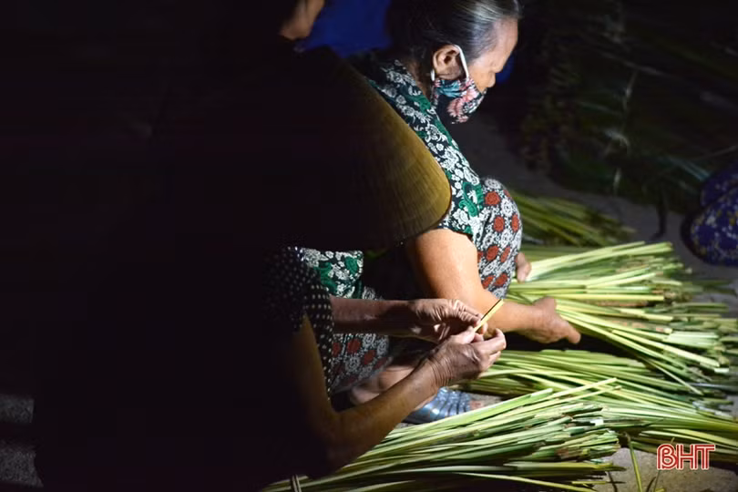 Khám phá chợ đêm gần trăm tuổi ở Hà Tĩnh