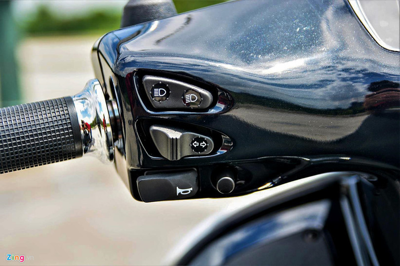 Vespa GTS 300 HPE - động cơ mới, giá 155 triệu đồng