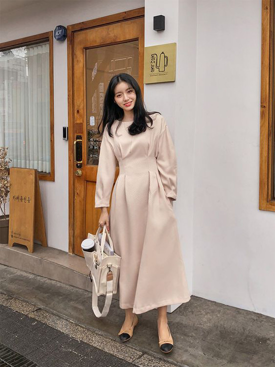 Các mẫu váy dáng dài cho nàng đón thu