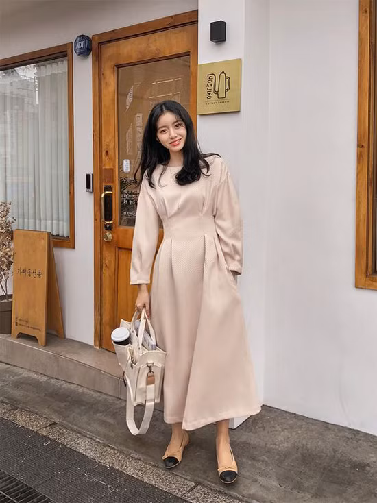 Các mẫu váy dáng dài cho nàng đón thu