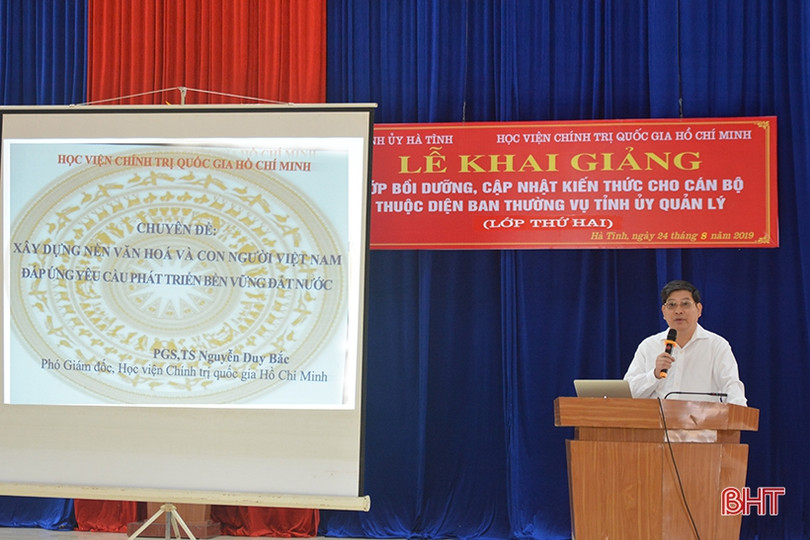 Bồi dưỡng, cập nhật kiến thức cho 70 cán bộ thuộc diện BTV Tỉnh ủy Hà Tĩnh quản lý