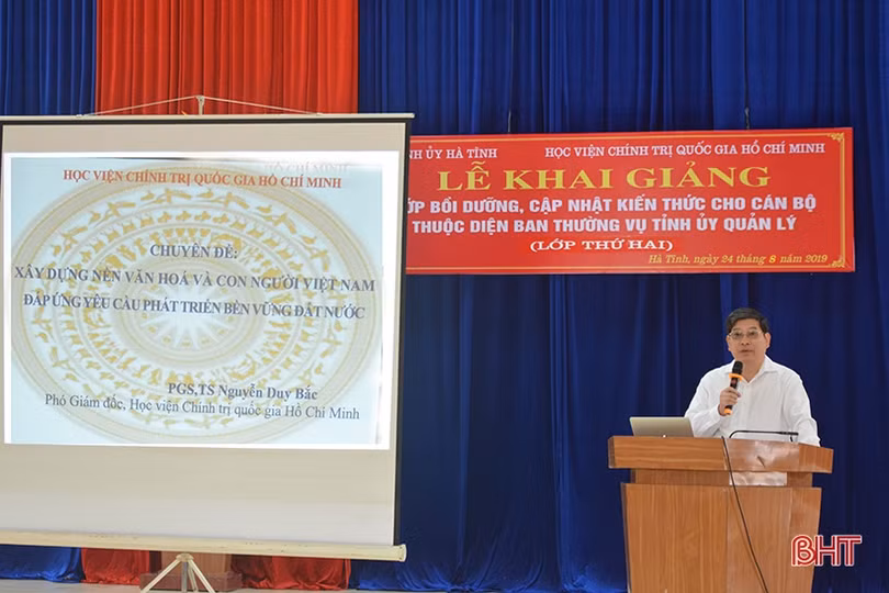 Bồi dưỡng, cập nhật kiến thức cho 70 cán bộ thuộc diện BTV Tỉnh ủy Hà Tĩnh quản lý