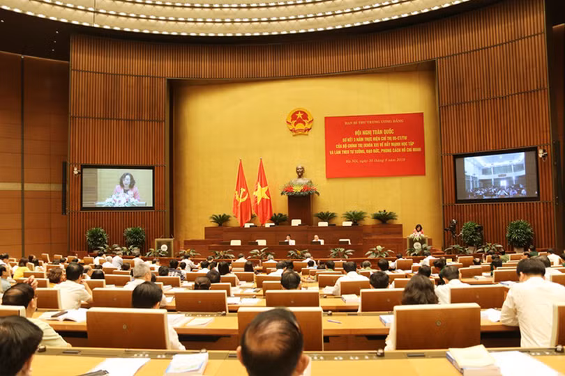 Người đứng đầu cần xác định rõ vai trò lãnh đạo, nêu gương trong thực hiện Chỉ thị 05