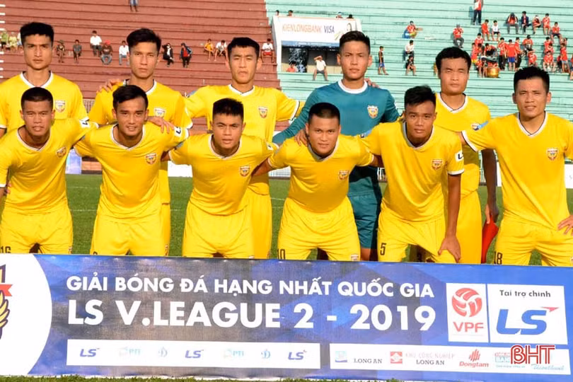 Người hâm mộ tin Hồng Lĩnh Hà Tĩnh lên hạng trước 3 vòng đấu