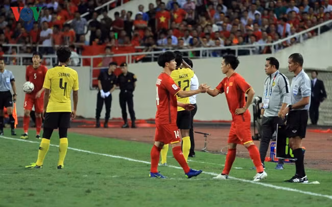 Văn Quyết rất tốt nhưng thầy Park rất tiếc...