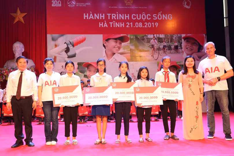 “Hành trình Cuộc sống” – mang niềm vui đến trẻ em khó khăn Hà Tĩnh