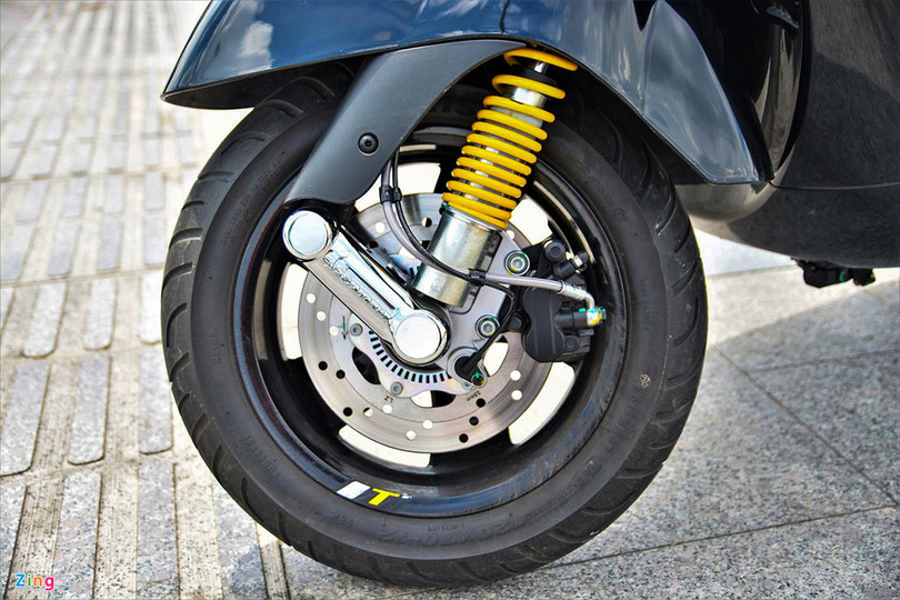 Vespa GTS 300 HPE - động cơ mới, giá 155 triệu đồng