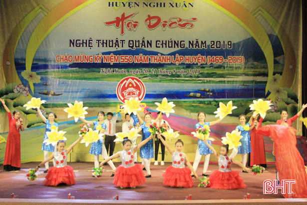 Gần 100 tiết mục tham gia hội diễn nghệ thuật quần chúng ở Nghi Xuân