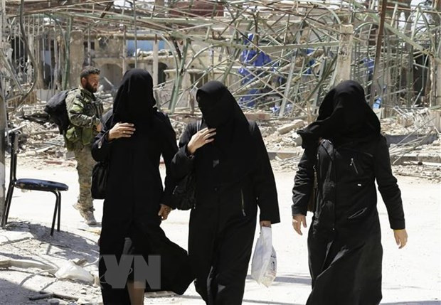 Saudi Arabia dỡ bỏ các hạn chế đi lại đối với phụ nữ