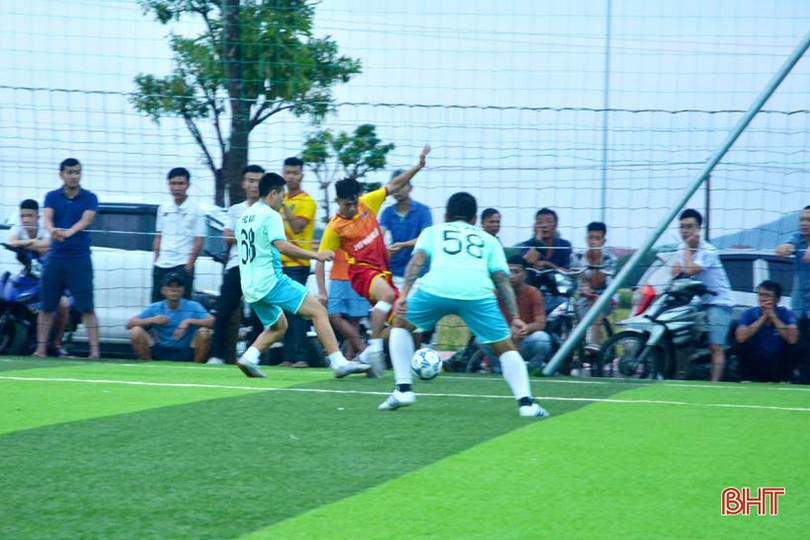 12 câu lạc bộ tranh tài Giải Bóng đá Kỳ Anh League lần thứ nhất