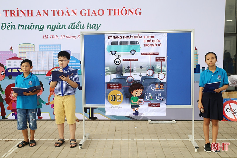 Học sinh Trường Albert Einstein rèn luyện kỹ năng tham gia giao thông