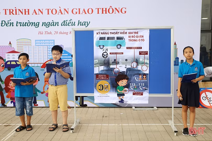 Học sinh Trường Albert Einstein rèn luyện kỹ năng tham gia giao thông