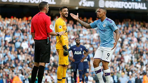 Premier League bị cảnh cáo vì làm sai quy chuẩn VAR