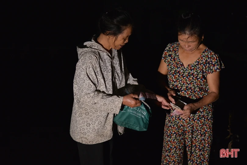 Khám phá chợ đêm gần trăm tuổi ở Hà Tĩnh