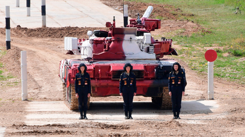 ấn tượng kíp lái xe tăng nữ đầu tiên của nga tại tank biathlon 2019 hình 1 Ấn tượng kíp lái xe tăng nữ đầu tiên của Nga