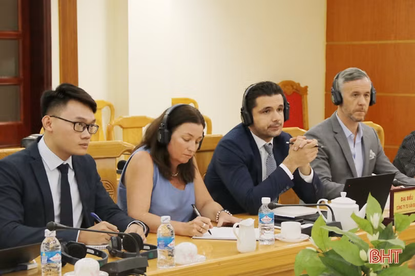 Nghiên cứu, bổ sung những vấn đề liên quan đến tương lai phát triển của Hà Tĩnh