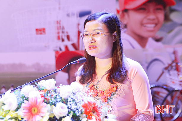 Trao 170 xe đạp cho trẻ em có hoàn cảnh khó khăn ở Hà Tĩnh