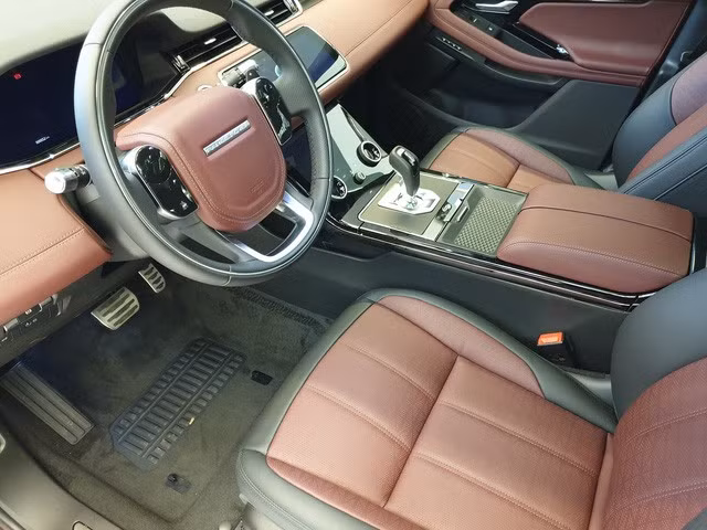 Cận cảnh Range Rover Evoque 2020 vừa về Việt Nam, giá 3,68 tỷ đồng