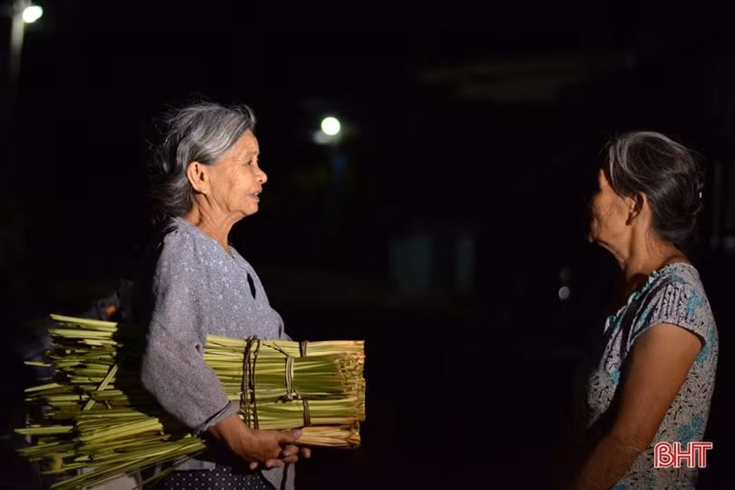 Khám phá chợ đêm gần trăm tuổi ở Hà Tĩnh