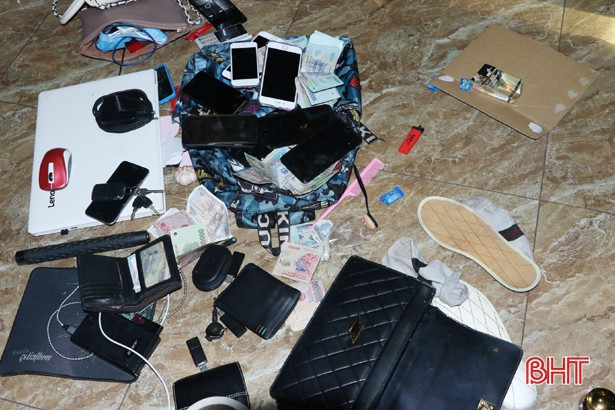 20 đối tượng ở Nghệ An sang Hà Tĩnh “đập đá” trong quán karaoke