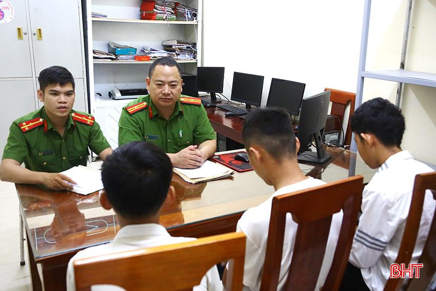 Công an Đức Thọ gọi hỏi 3 học sinh ném đá vào các chuyến tàu Bắc - Nam. 2.JPG