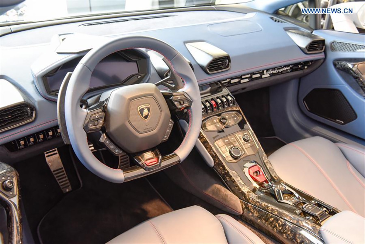 108lamborghini.jpg