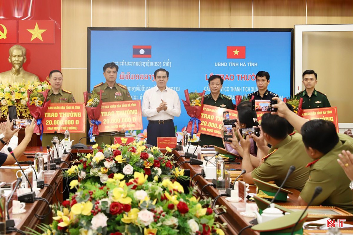 Chủ tịch UBND tỉnh thưởng nóng mỗi đơn vị 20 triệu đồng cho 5 đơn vị.jpeg