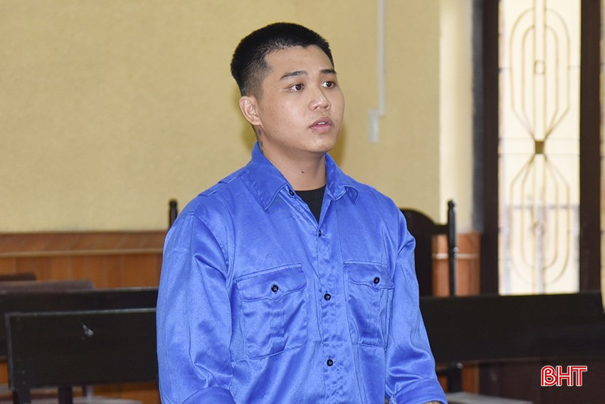 Bị cáo Thịnh khai nhận hành vi phạm tội trước tòa. bqbht_br_111a.jpg