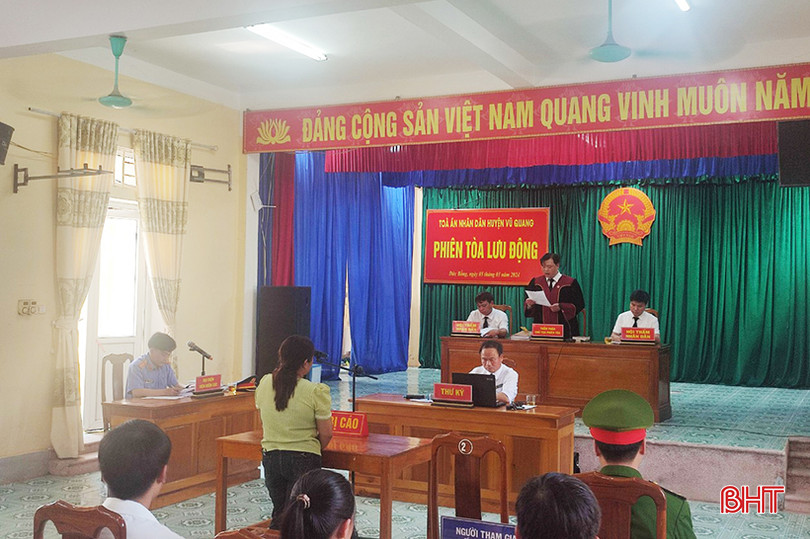 TAND huyện Vũ Quang xét xử bị cáo Nguyễn Thị Yến.