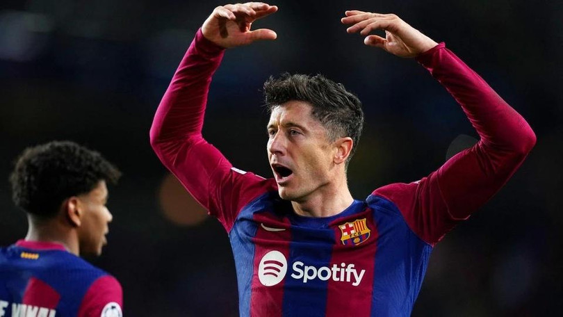 Lewandowski ghi bàn ấn định chiến thắng 3-1 cho Barca trước Napoli. Lewandowski ghi bàn ấn định chiến thắng 3-1 cho Barca trước Napoli.