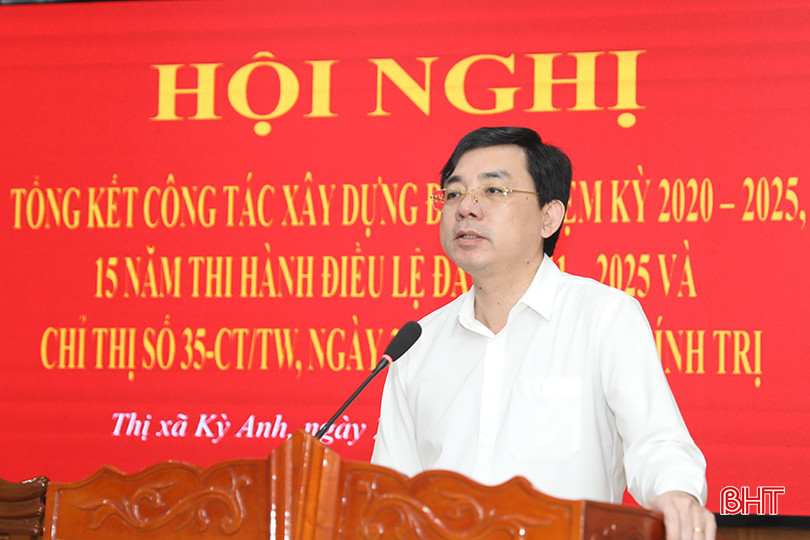 Bí thư Thị uỷ Kỳ Anh Đặng Văn Thành phát biểu tại hội nghị. AG7A0844.JPG