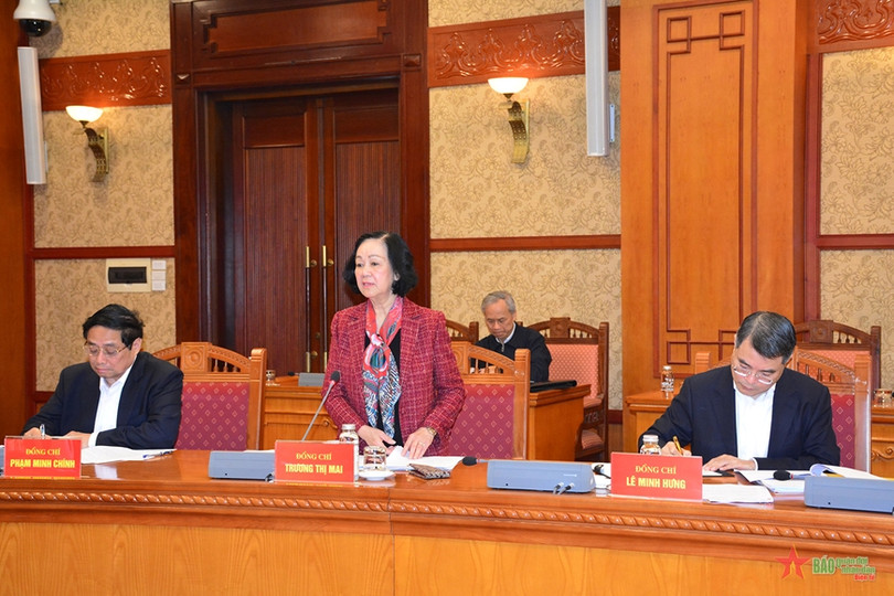 Đồng chí Trương Thị Mai phát biểu tại phiên họp.