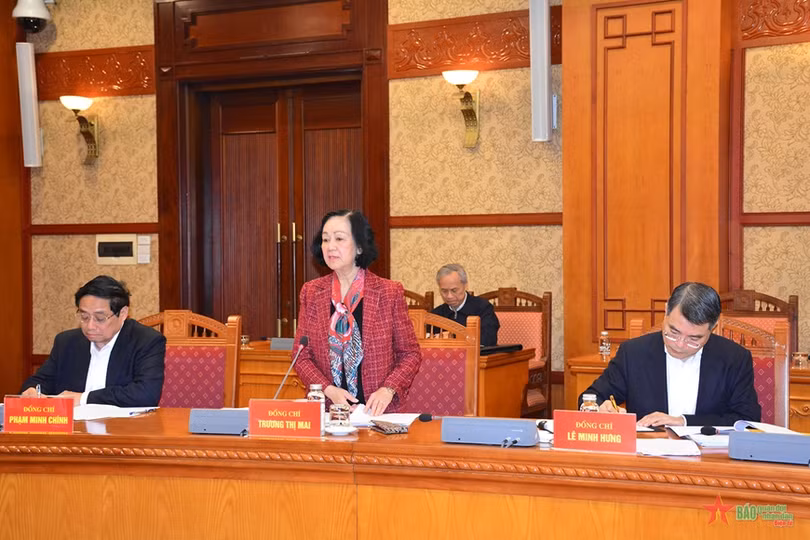 Đồng chí Trương Thị Mai phát biểu tại phiên họp.