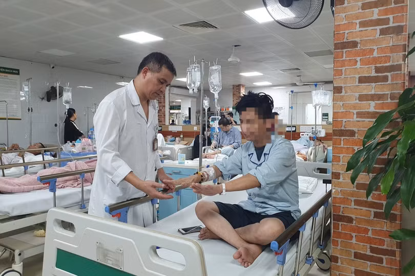 Một trường hợp ngộ độc thuốc lá điện tử điều trị tại Trung tâm chống độc, Bệnh viện Bạch Mai (Ảnh: BV).