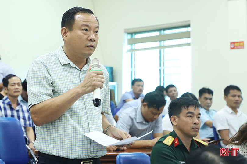 Cử tri Trần Xuân Thạch – Trưởng phòng Kinh tế - Hạ tầng (UBND huyện Đức Thọ) đề xuất một số nội dung liên quan Luật Trật tự, an toàn giao thông đường bộ. IMG_2854.JPG
