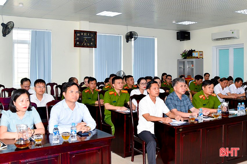Đại biểu dự hội nghị 1.jpg