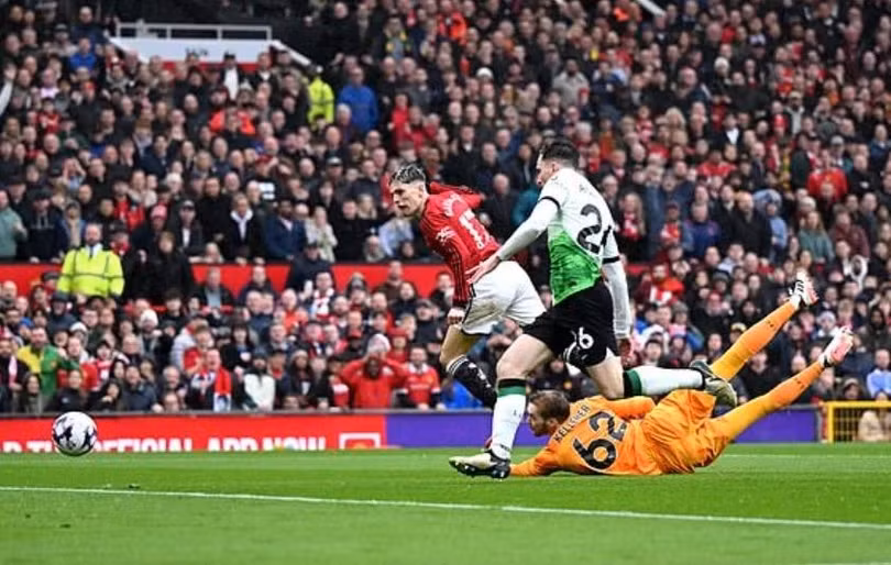 Nếu Bruno chọc khe sớm hơn, bàn mở tỷ số đã đến với chủ nhà.