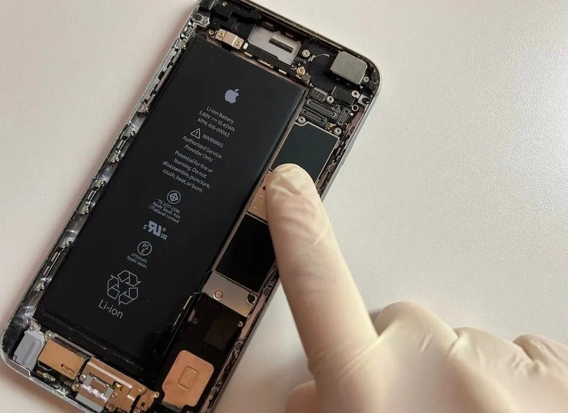 iPhone 16 Pro Max nhiều khả năng sẽ có dung lượng pin cao hơn iPhone 15 Pro Max nhờ thay đổi trong viên pin. Ảnh: Ming-Chi Kuo.