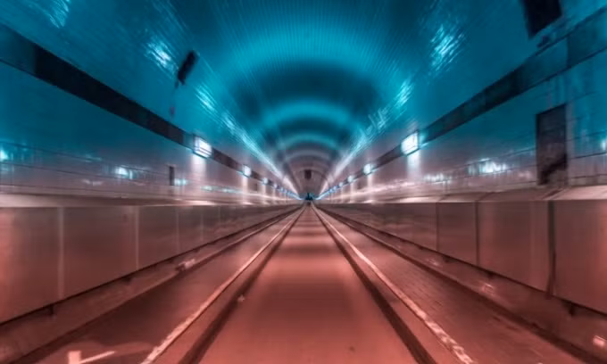 Đường hầm Old Elbe bên dưới sông Elbe ở thành phố Đức Hamburg. Ảnh: Wellknownwoody