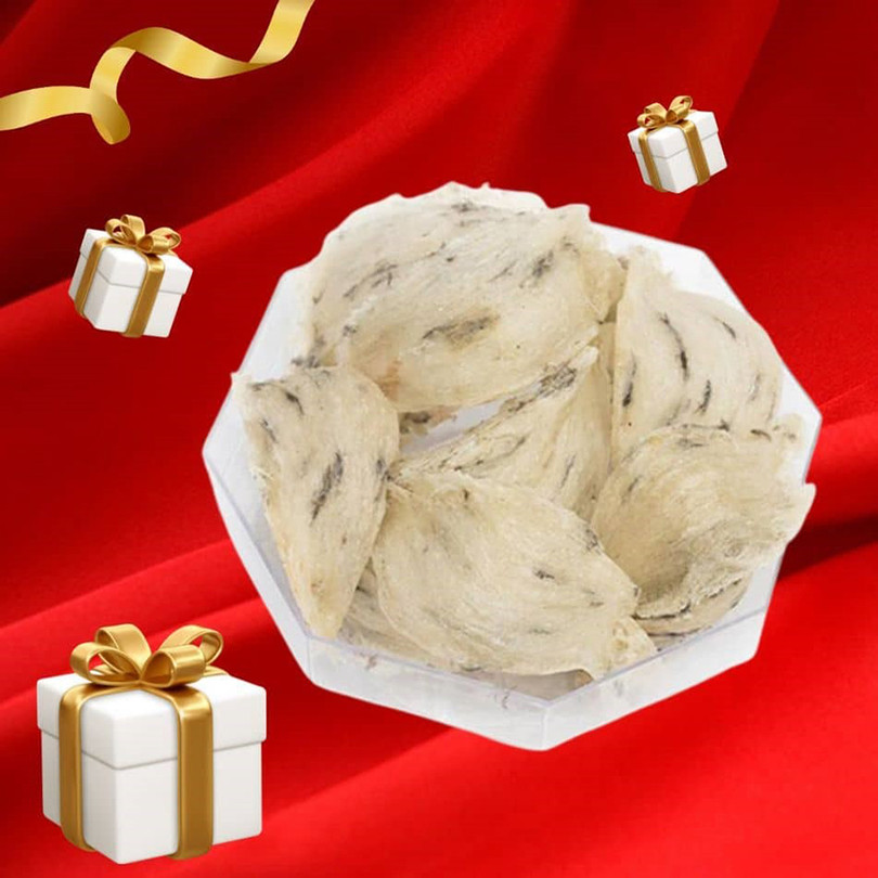 Hình 3: Yến khô là tên gọi chung bao gồm tổ yến thô và tổ yến tinh chế So sánh 3.jpg