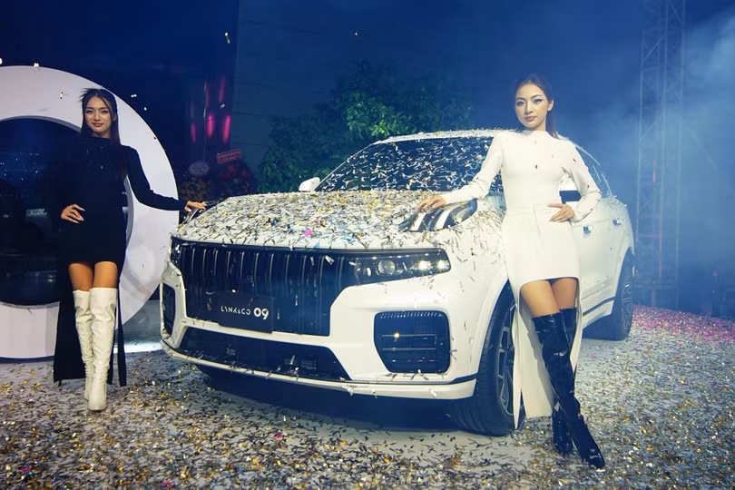 Lynk &amp; Co 09 có giá niêm yết hơn 2 tỷ đồng tại thị trường Việt Nam. Ảnh: Bối Hạ.