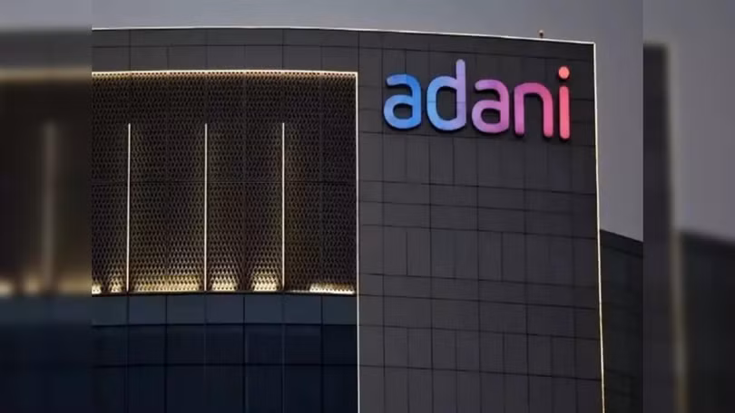 Tập đoàn Adani sở hữu cảng biển, công ty năng lượng tái tạo lớn nhất cả nước và nhiều sân bay trên khắp Ấn Độ. Ảnh: ANI.