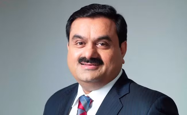 Tỷ phú Gautam Adani vừa giành lại danh hiệu người giàu nhất châu Á với khối tài sản ròng 111 tỷ USD. Ảnh: NDTV.