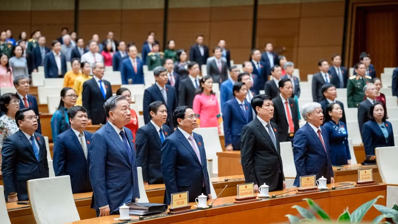Đại biểu Quốc hội cùng nhiều lãnh đạo, nguyên lãnh đạo Đảng, Nhà nước dự phiên bế mạc kỳ họp thứ 7 Quốc hội khóa XV (Ảnh: Hồng Phong).