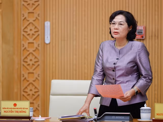 Thống đốc Ngân hàng Nhà nước Nguyễn Thị Hồng phát biểu tại phiên họp - Ảnh: VGP/Nhật Bắc