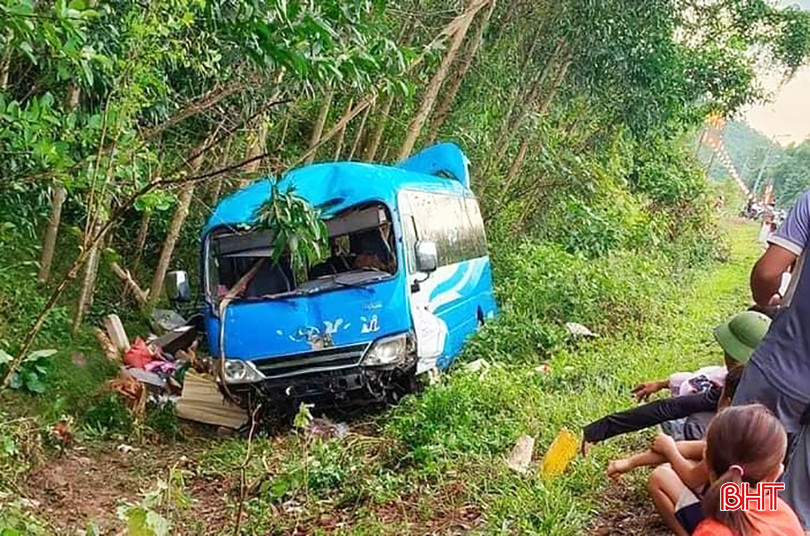 Hiện trường vụ tai nạn sáng nay tại xã Hà Linh, Hương Khê