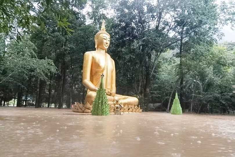 lu-dang-ngap-chua-wat-katup-ban-na-huyen-hinboun-tinh-khammuan.jpg