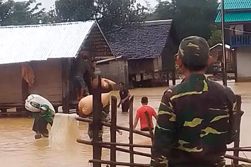 luc-luong-quan-doi-dang-tang-cuong-ho-tro-nguoi-dan.jpg