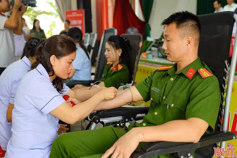 Theo quy định hiện hành, người đủ điều kiện hiến máu phải nằm trong độ tuổi nào?