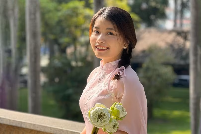hong nhung 2.jpg